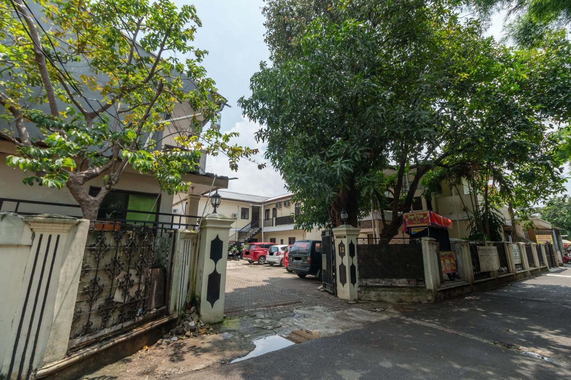 Reddoorz Near Pondok Indah Water Park Jakarta Eksteriør bilde